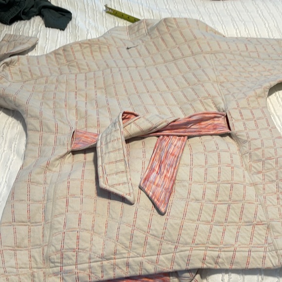 NWOT Nike Therma Fit Luxe Reversible wrap - small - Picture 9 of 9